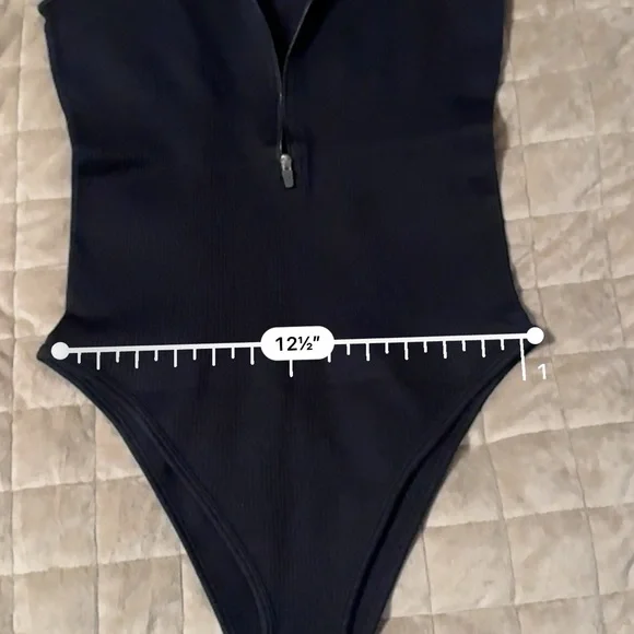 ๐๐๐๐ OQQ Medium Black Ribbed Half Zip Sleeveless ๐๐จ๐๐ฒ๐ฌ๐ฎ๐ข๐ญ - Picture 6 of 6